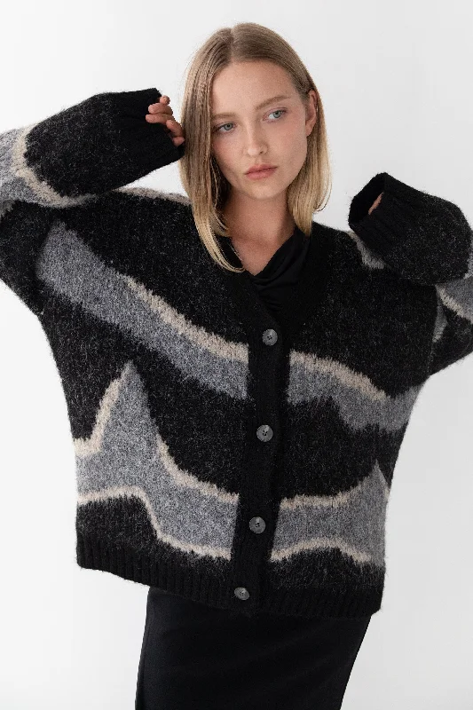 Chic Relaxation INTARSIA KNIT CARDIGAN