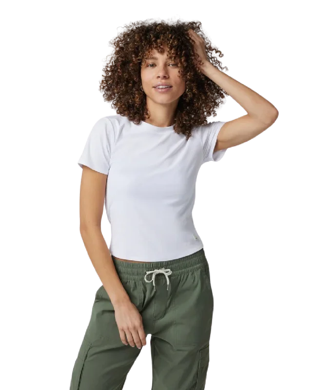 Exquisite Craftsmanship Pose Fitted T-Shirt in White