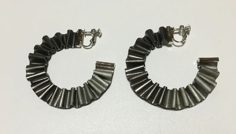 Weekend Wear CABO | Earrings | Mermaid's Tail Collection | Hoop Earrings - Black / Silver(Urushi)