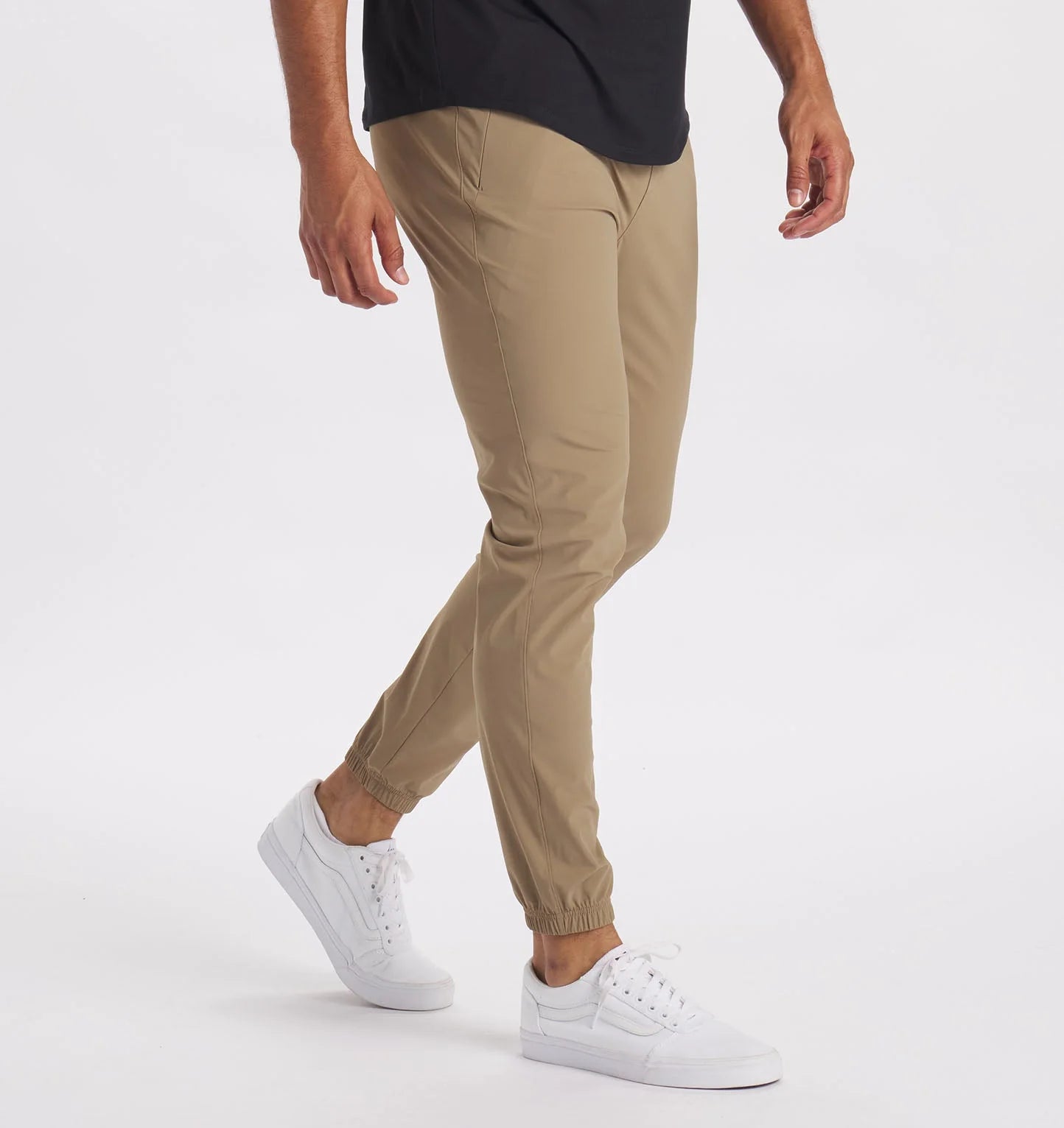 Leisure Travel Men's UNRL In-Flex Jogger III | Desert Khaki