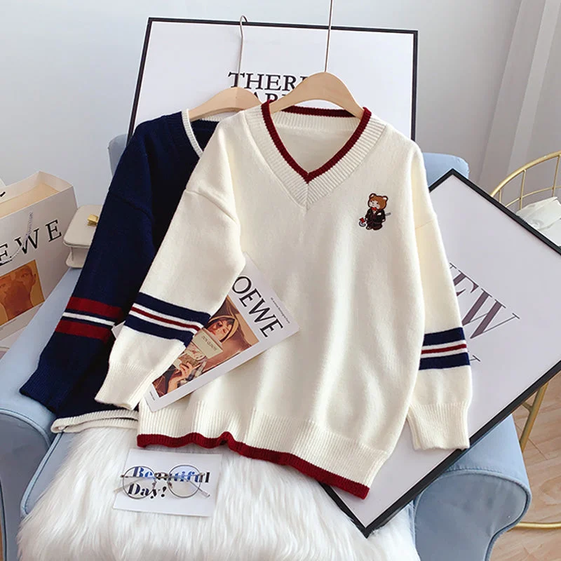 Soft Layers Embroidered bear V-neck Pullover female  4929