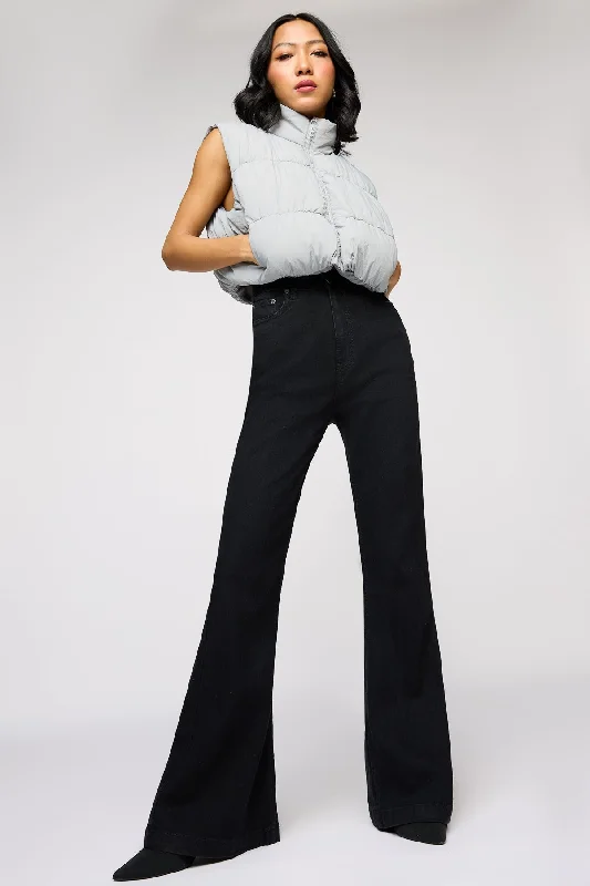 Minimal Classic Pirate Black Bootcut Jeans