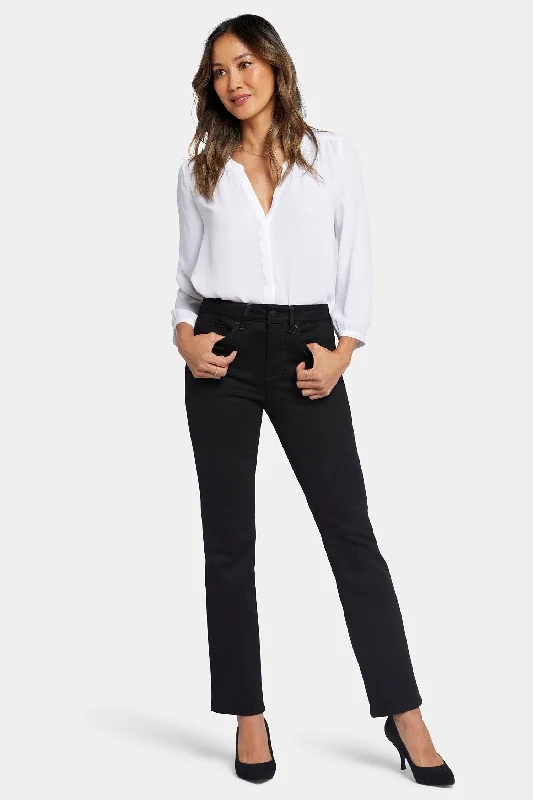 Casual And Casual Ellison Straight Jeans - Black