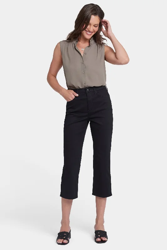 Bottom And Versatile Joni Relaxed Capri Jeans - Black