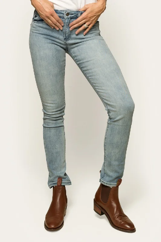 Relaxed And Casual Victoria Womens Mid-Rise Straight-Leg Jeans - Light Blue
